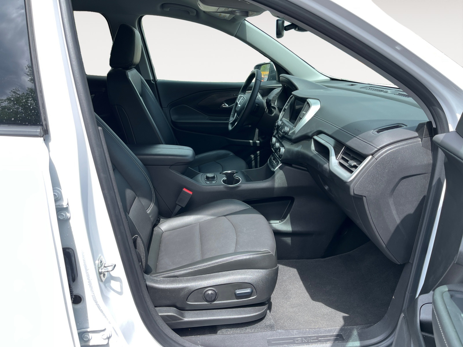Vehicle image 15 of 39