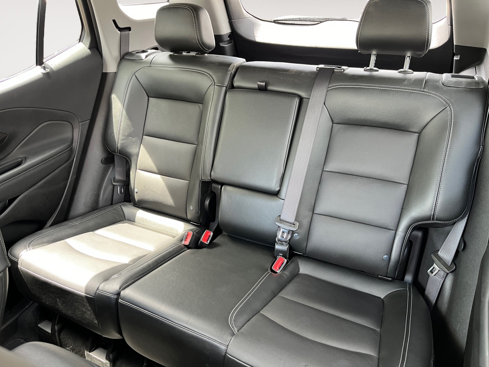 Vehicle image 13 of 39