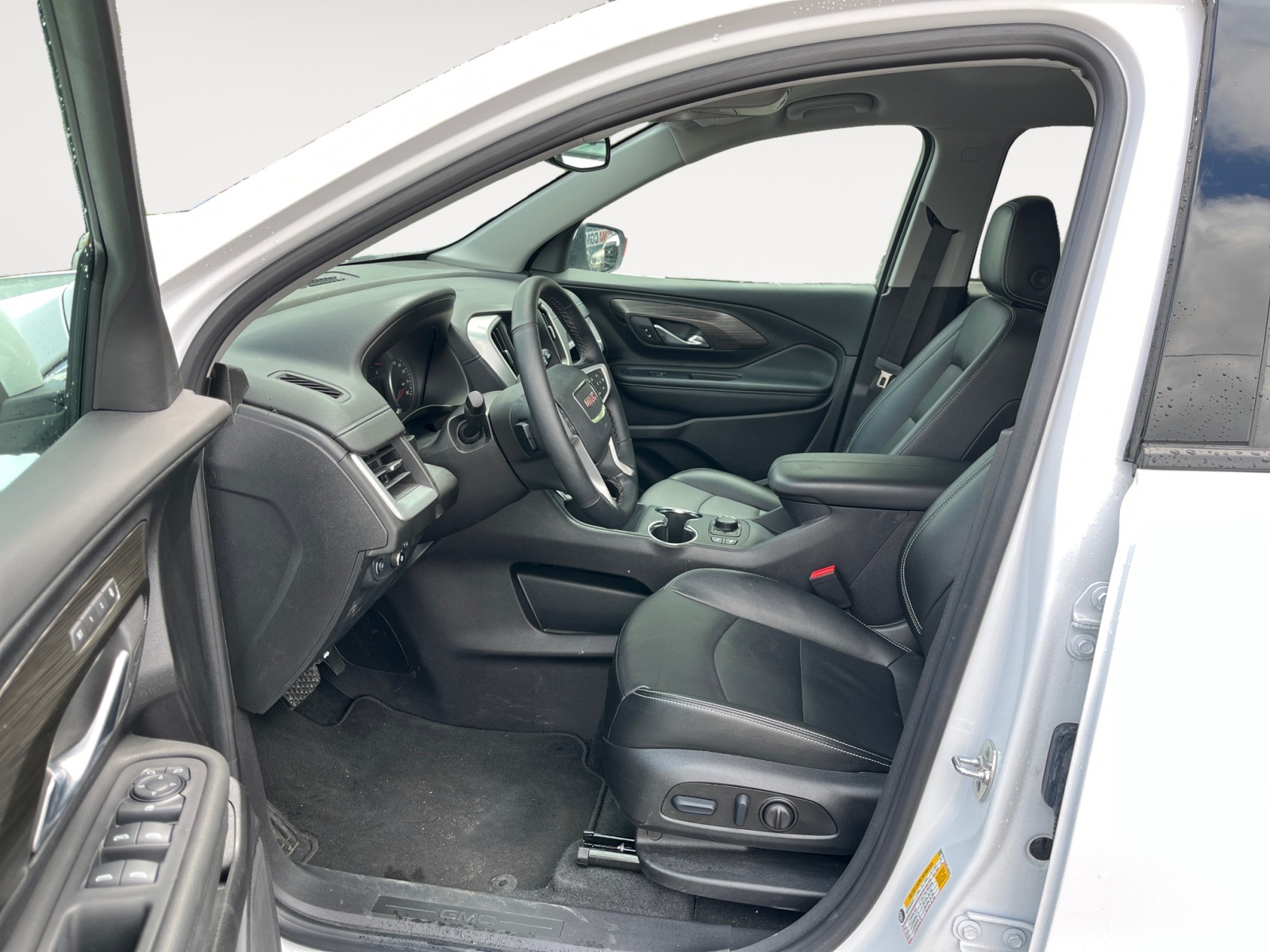 Vehicle image 9 of 39