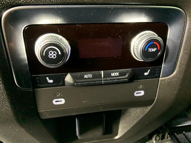 Vehicle image 32 of 39