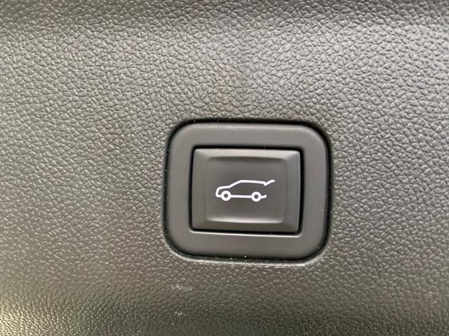 Vehicle image 35 of 39