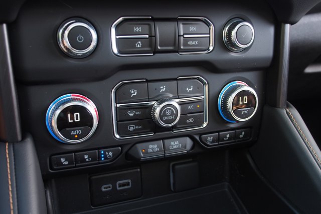 Vehicle image 31 of 37