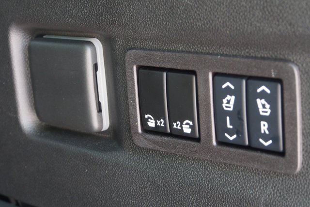 Vehicle image 19 of 37