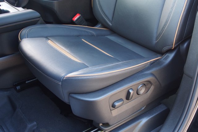 Vehicle image 22 of 37