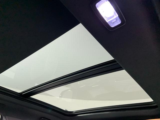 Vehicle image 16 of 37