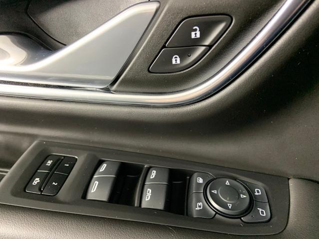 Vehicle image 25 of 37
