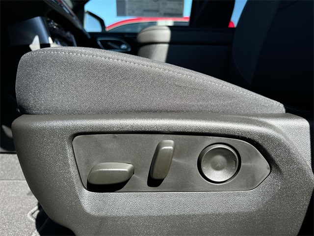 Vehicle image 13 of 28