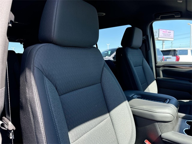 Vehicle image 24 of 28