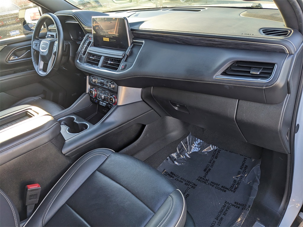 2024 GMC Yukon SLT Image 13 of 35
