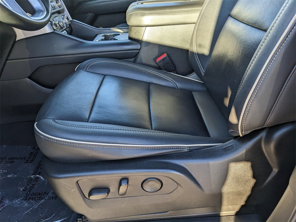 2024 GMC Yukon SLT Image 11 of 35