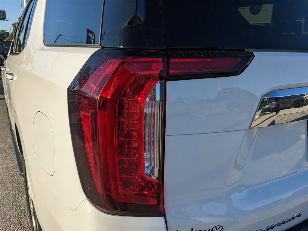 2024 GMC Yukon SLT Image 31 of 35