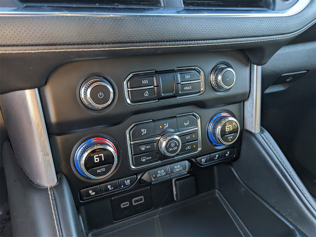 2024 GMC Yukon SLT Image 26 of 35