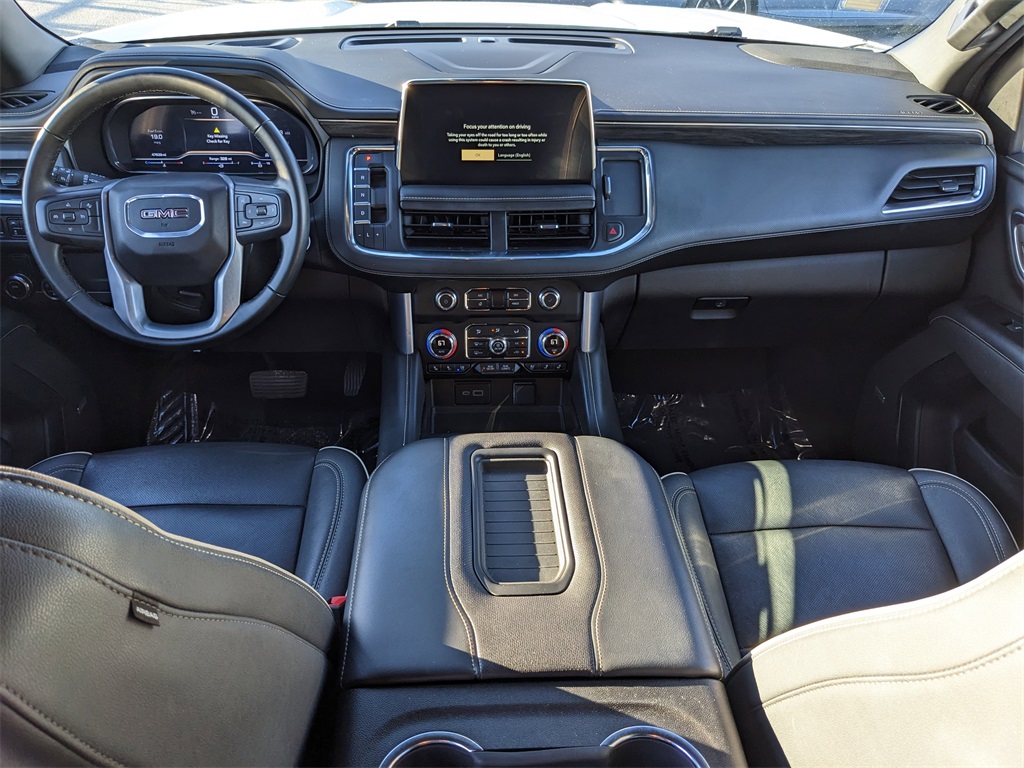 2024 GMC Yukon SLT Image 15 of 35