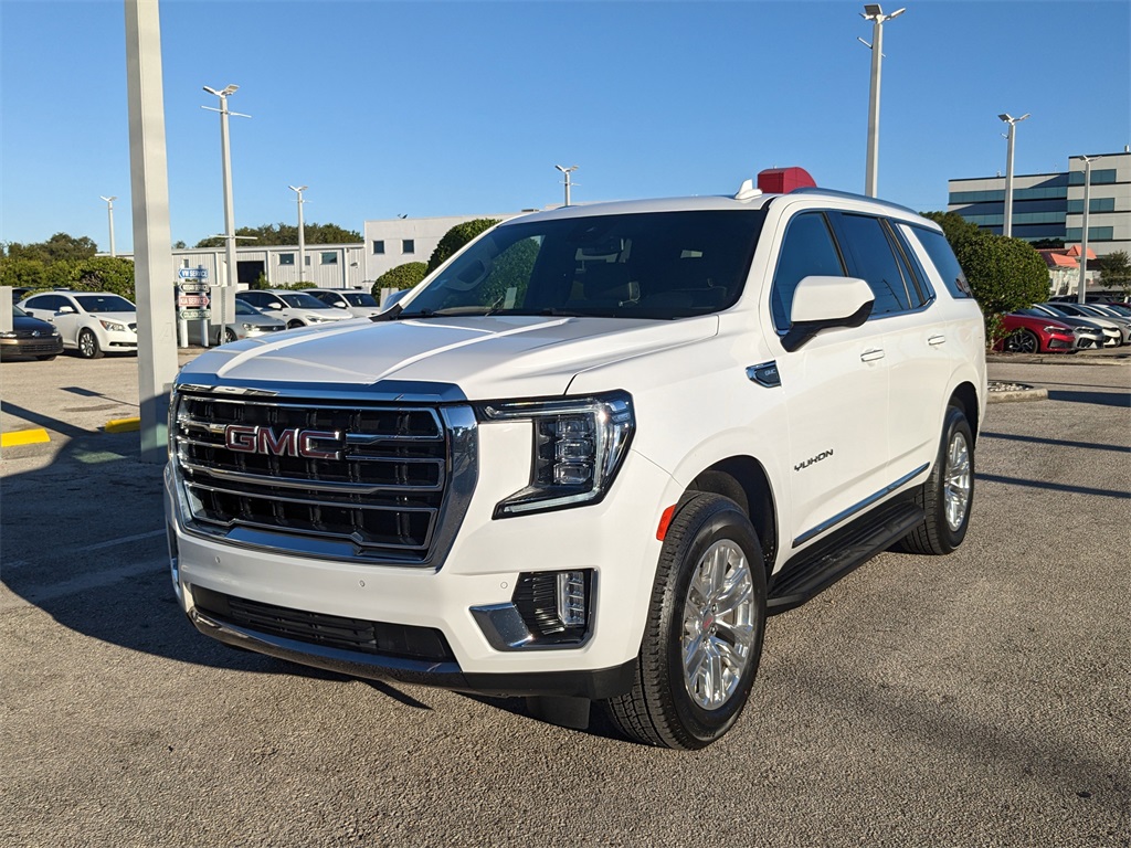 2024 GMC Yukon SLT Image 2 of 35