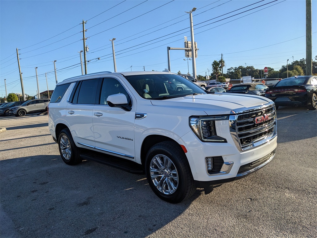 2024 GMC Yukon SLT Image 4 of 35