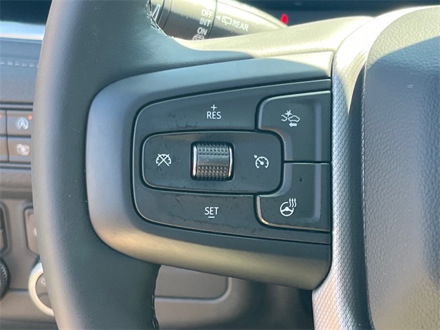 Vehicle image 28 of 30