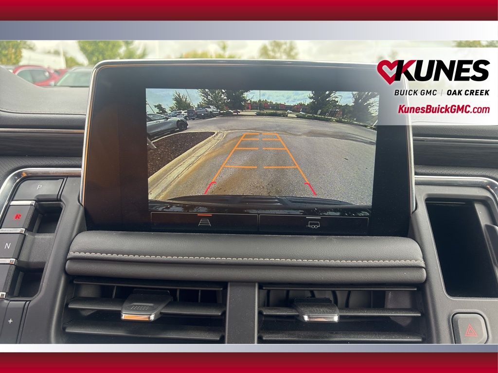 2024 GMC Yukon XL SLT Image 12 of 27