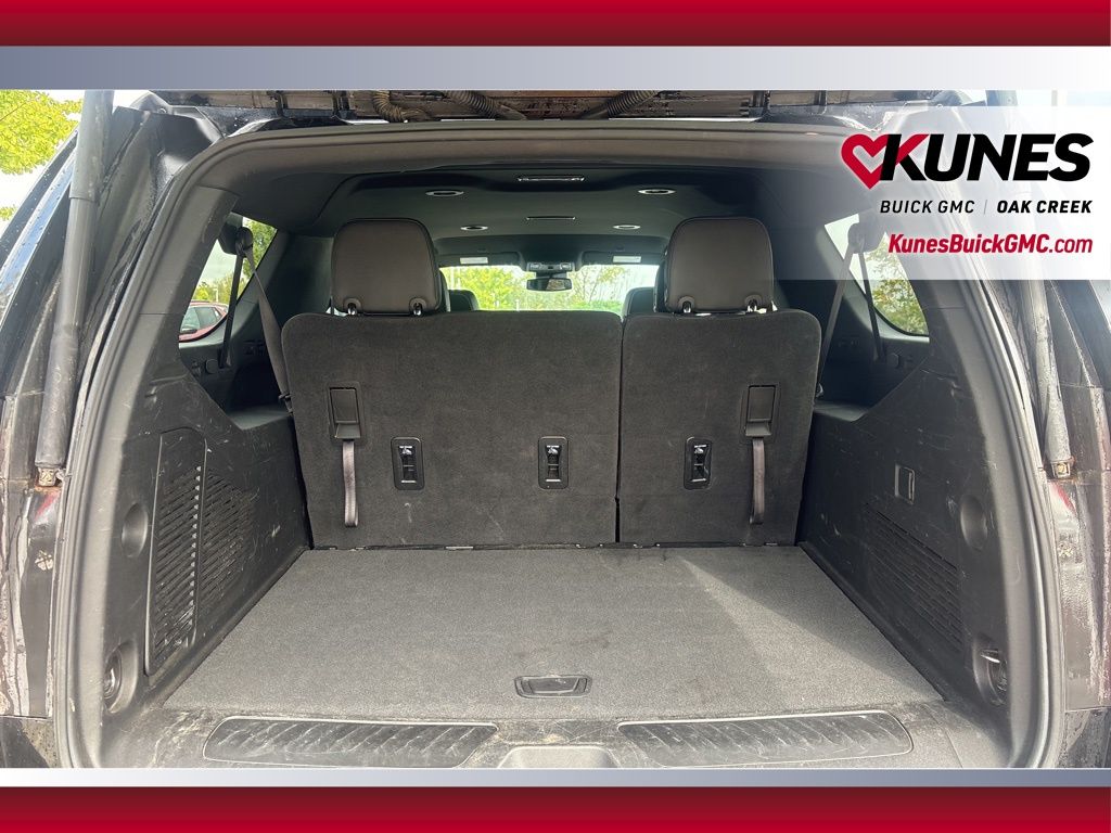 2024 GMC Yukon XL SLT Image 5 of 27
