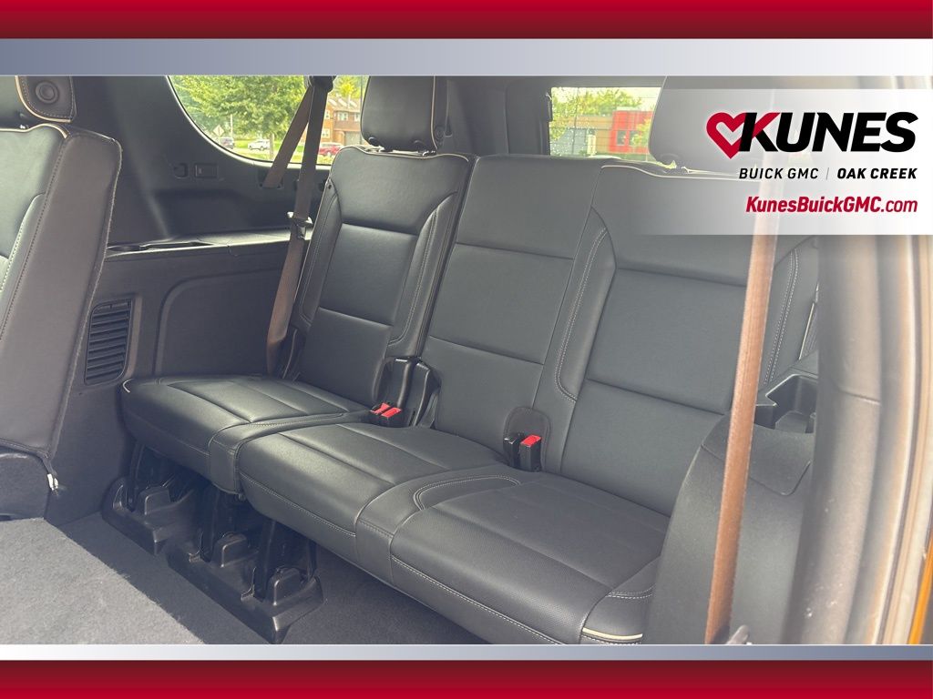 2024 GMC Yukon XL SLT Image 6 of 27