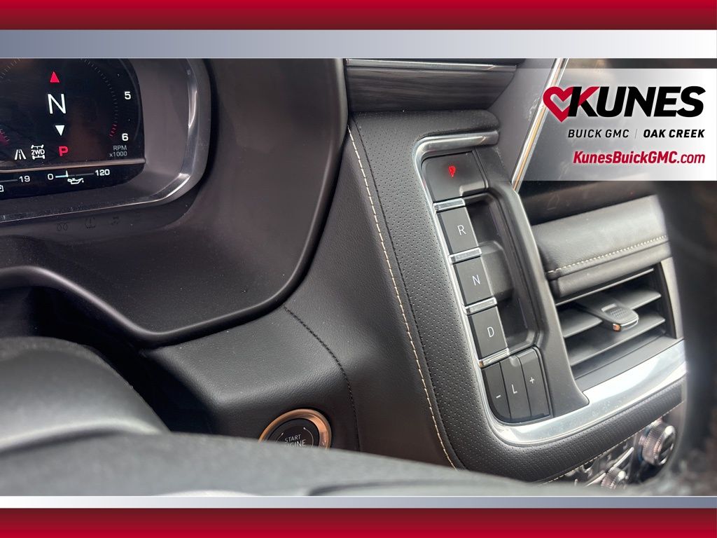 2024 GMC Yukon XL SLT Image 10 of 27