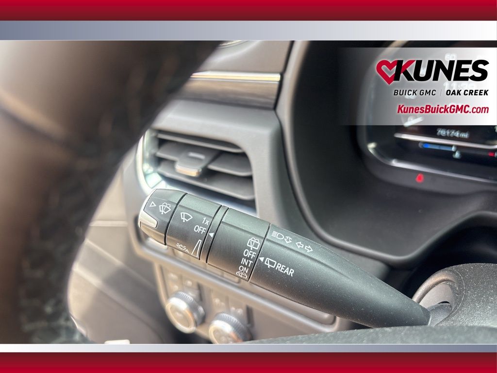 2024 GMC Yukon XL SLT Image 21 of 27