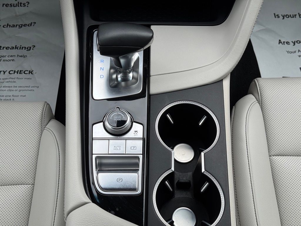 2024 Genesis G70 2.5T Image 28 of 40