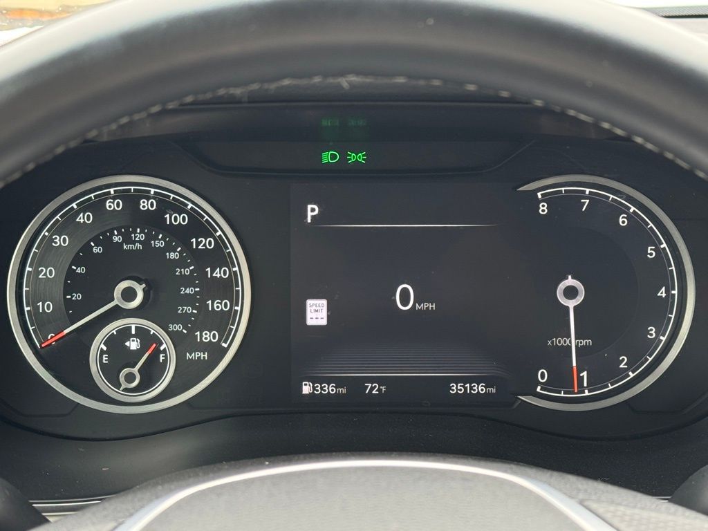 2024 Genesis G70 2.5T Image 21 of 40