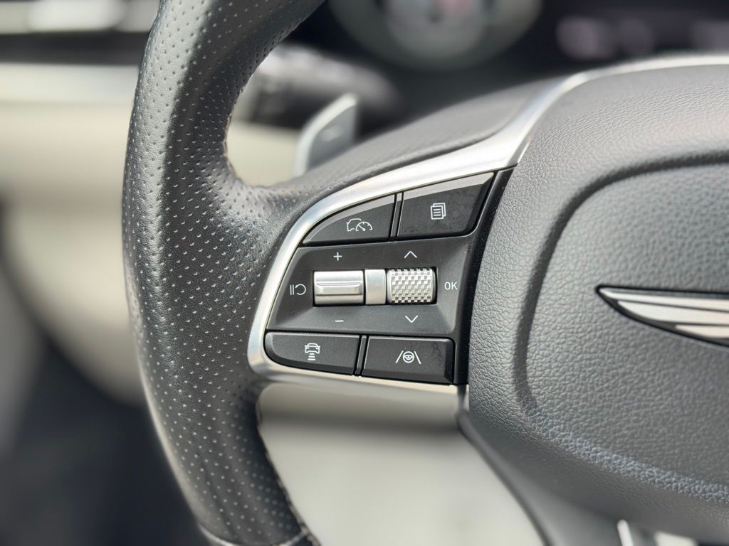 2024 Genesis G70 2.5T Image 31 of 40