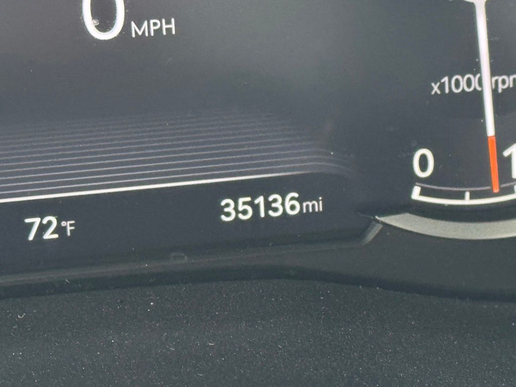 2024 Genesis G70 2.5T Image 22 of 40