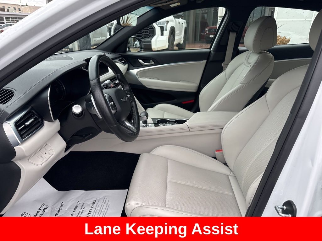 2024 Genesis G70 2.5T Image 37 of 40