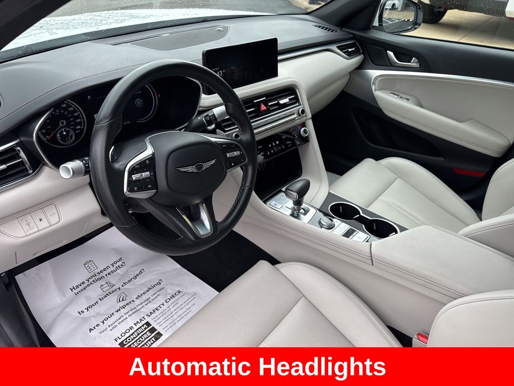2024 Genesis G70 2.5T Image 19 of 40