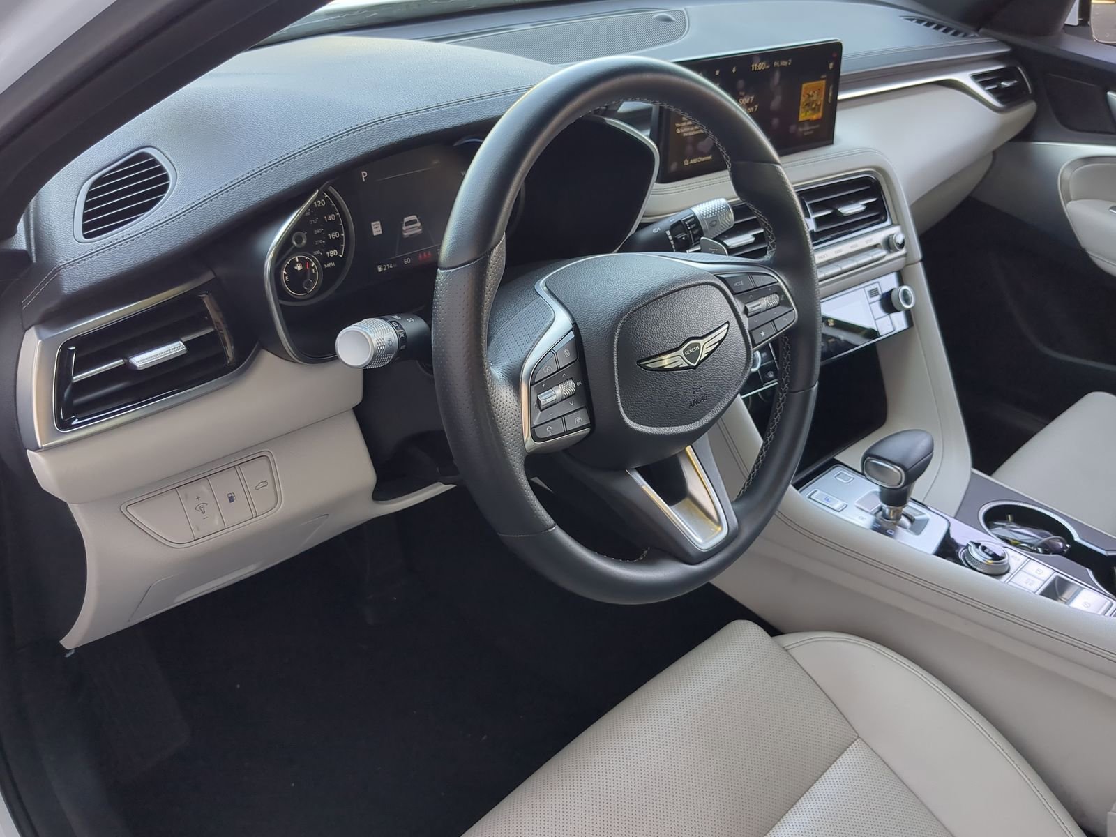 Vehicle image 15 of 23