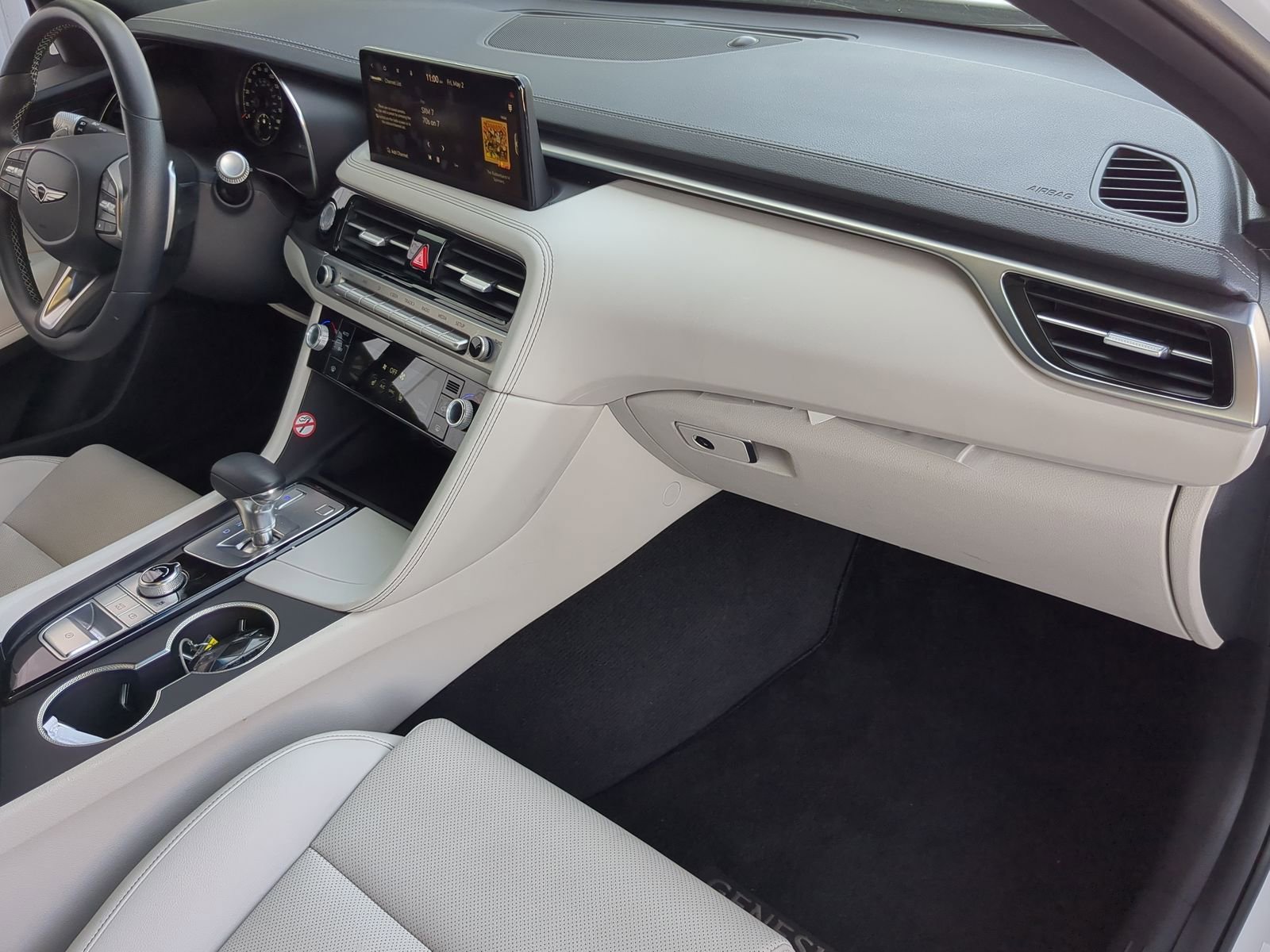 Vehicle image 14 of 23