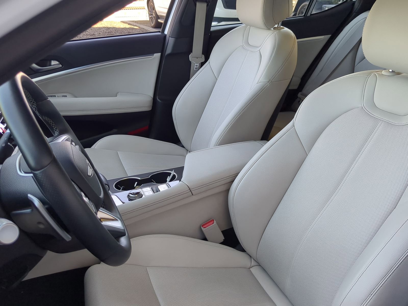Vehicle image 12 of 23
