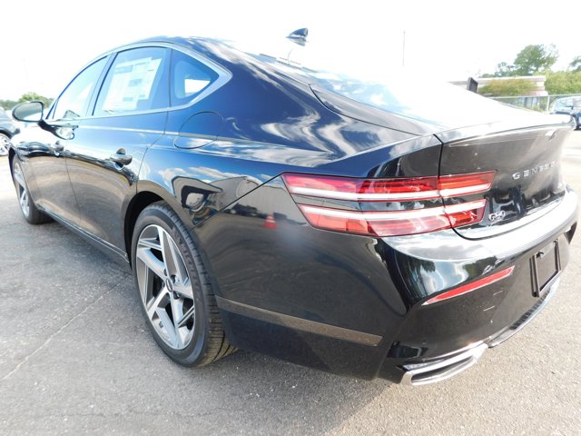Vehicle image 4 of 14
