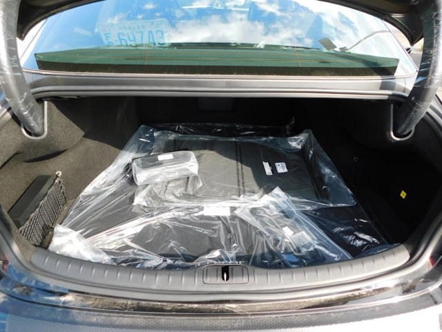 Vehicle image 9 of 14