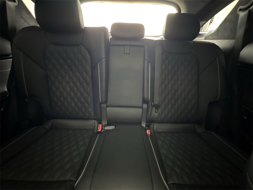 2024 Genesis GV70 3.5T Sport Image 16 of 28