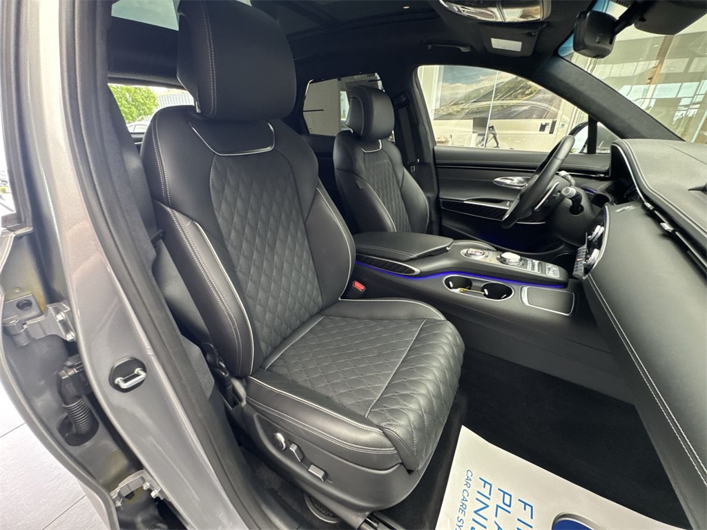 2024 Genesis GV70 3.5T Sport Image 13 of 28