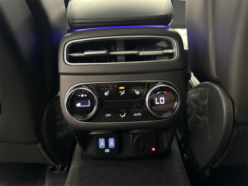 2024 Genesis GV70 3.5T Sport Image 24 of 28