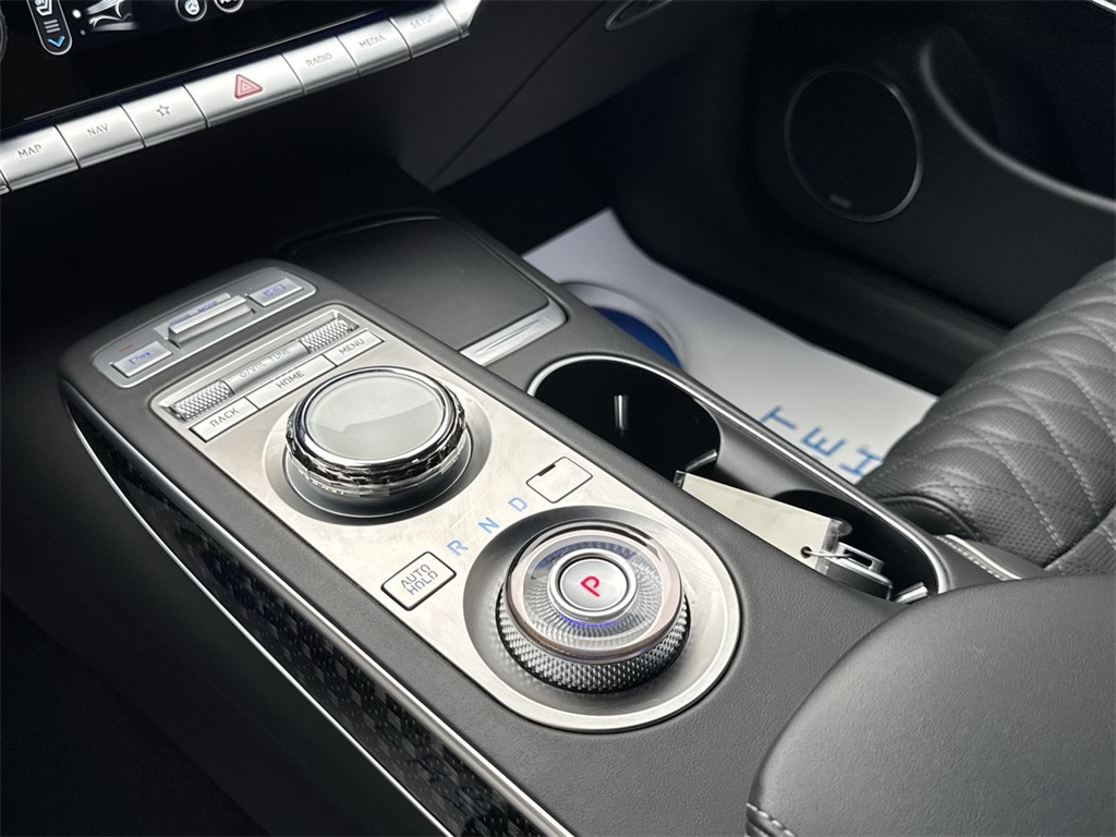 2024 Genesis GV70 3.5T Sport Image 21 of 28