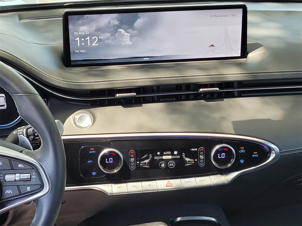 2024 Genesis GV70 3.5T Sport Image 18 of 29