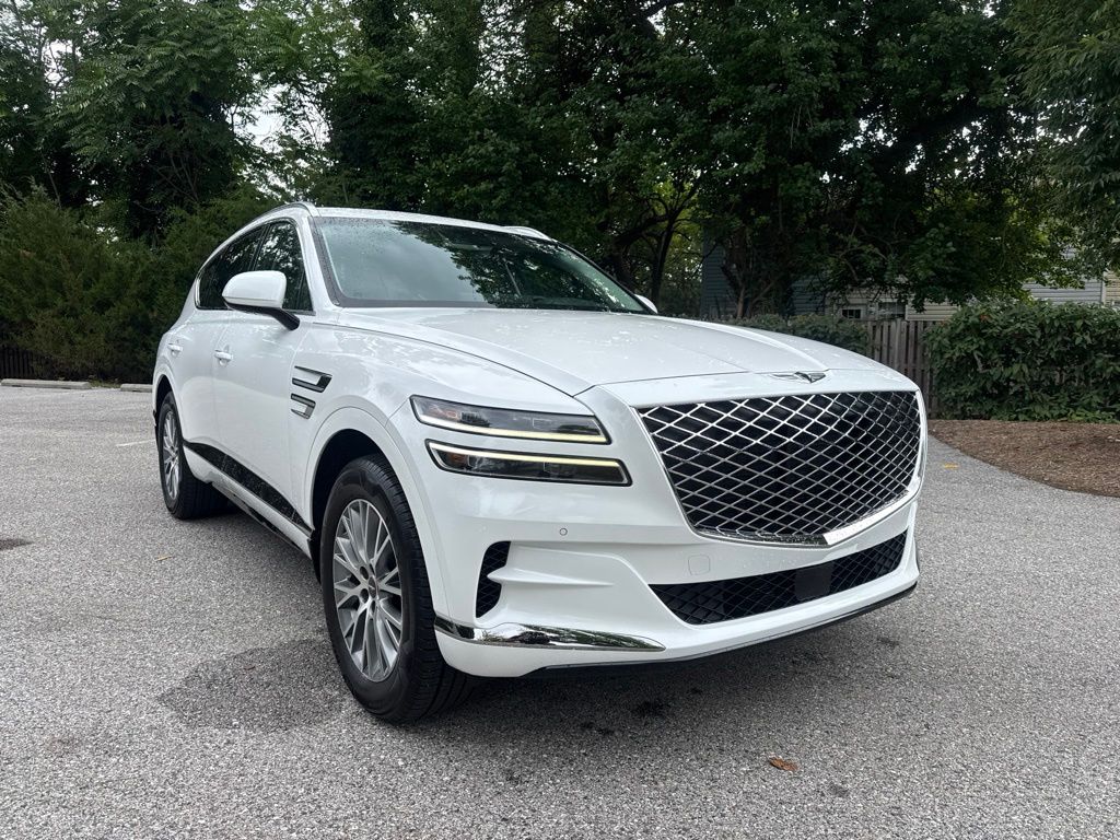 2024 Genesis GV80 Base Image 2 of 38