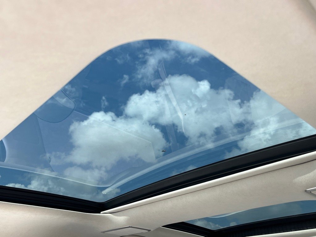 Vehicle image 12 of 23