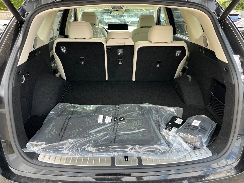 Vehicle image 8 of 23