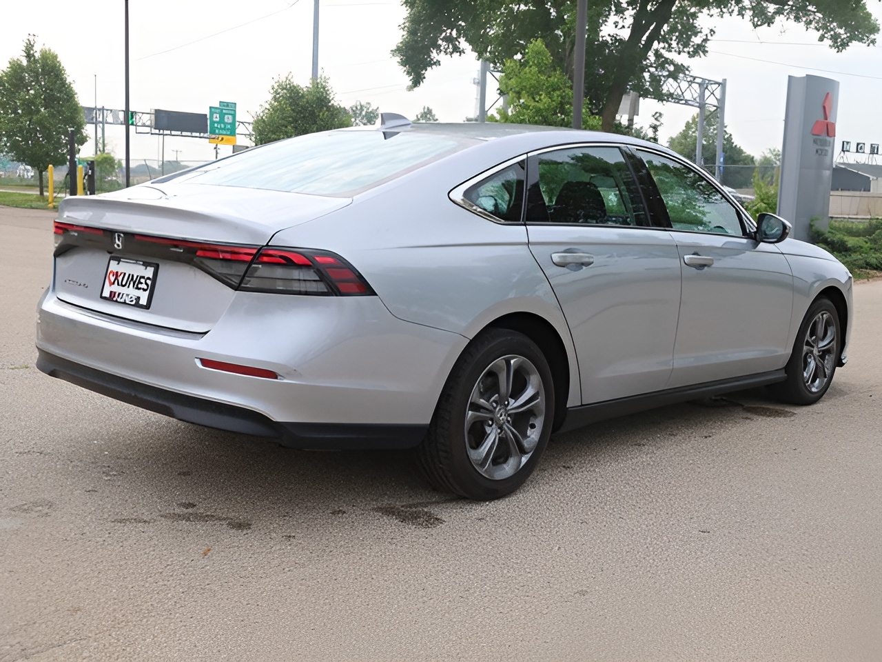 Vehicle image 46 of 49