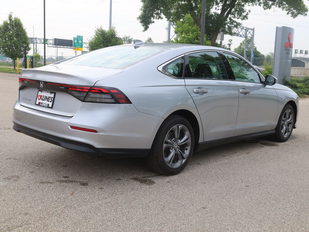 Vehicle image 6 of 49