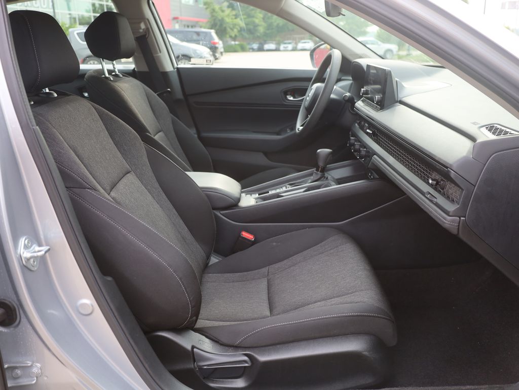 Vehicle image 10 of 49