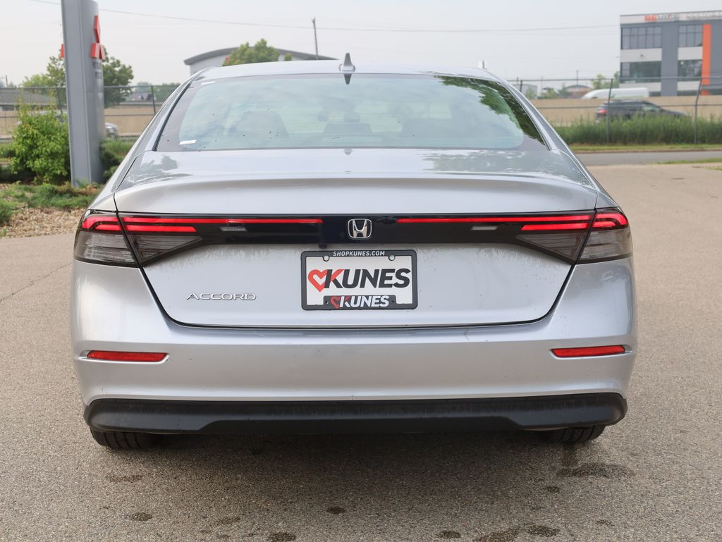Vehicle image 7 of 49