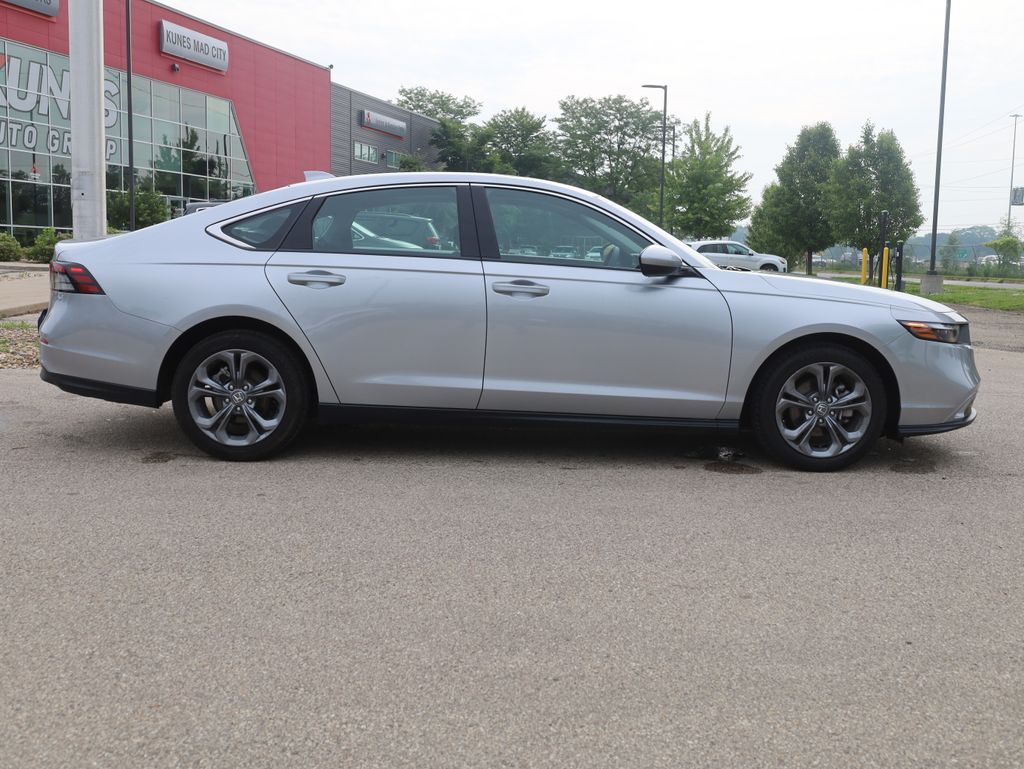 Vehicle image 5 of 49