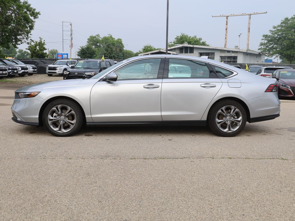 Vehicle image 9 of 49